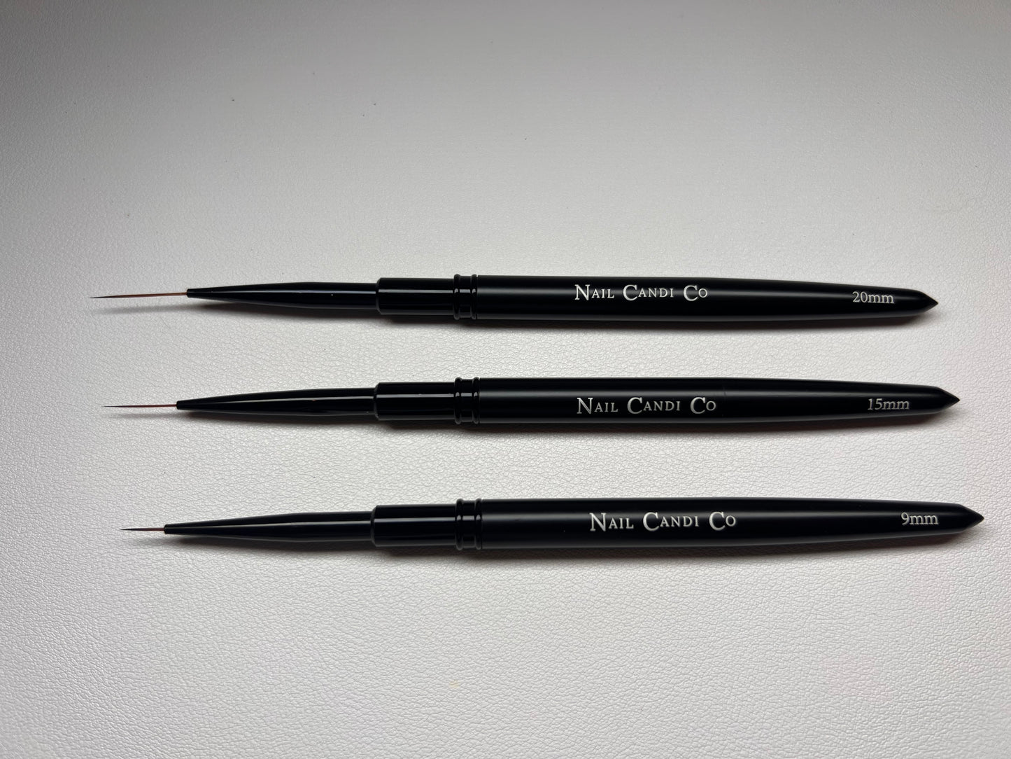 “Nail Art Must Haves” liner brush trio (black)
