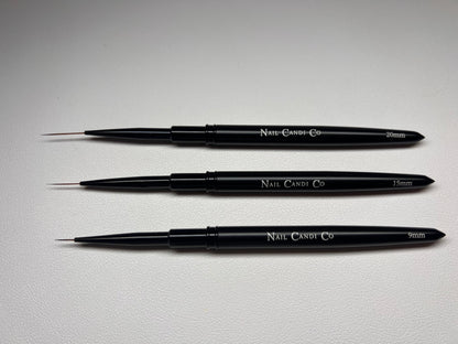 “Nail Art Must Haves” liner brush trio (black)