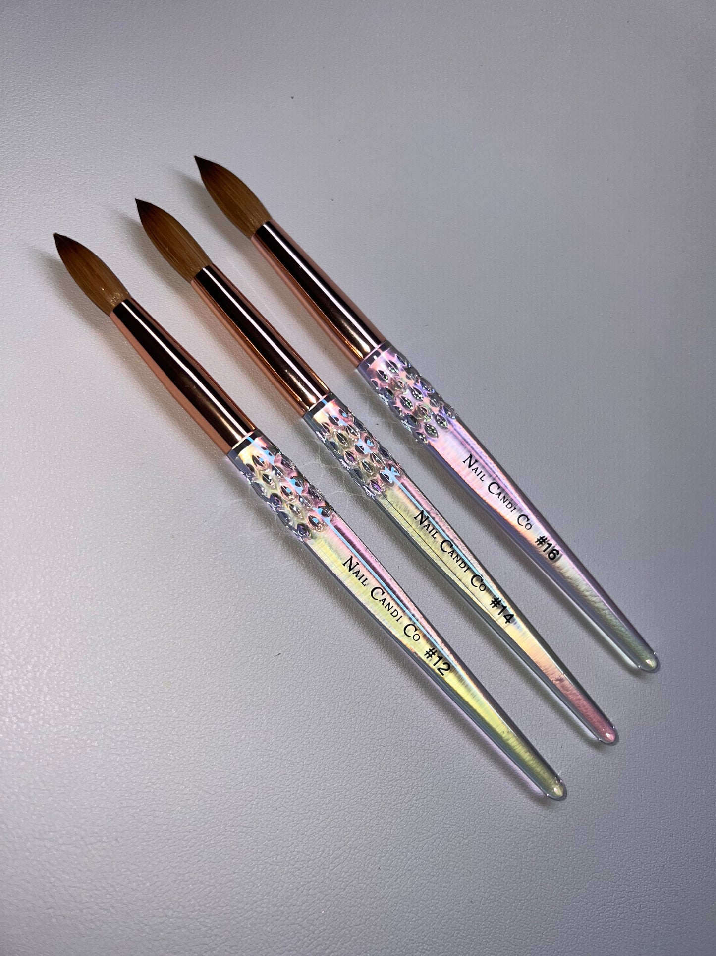 Kolinsky acrylic brush
